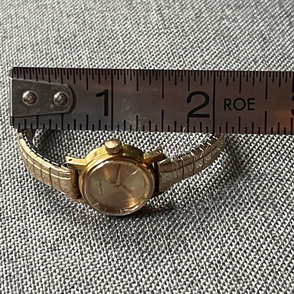 Vulcain Ladies Gold Winding Watch with Speidel Stretchable Wristband vintage - Picture 9 of 10